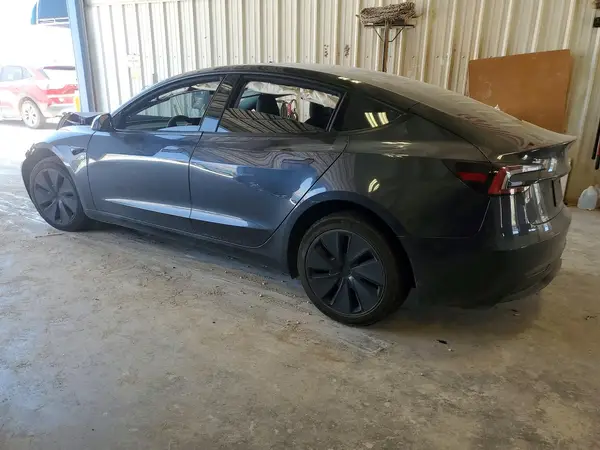 5YJ3E1EA1SF005055 2025 TESLA MODEL 3 - Image 2