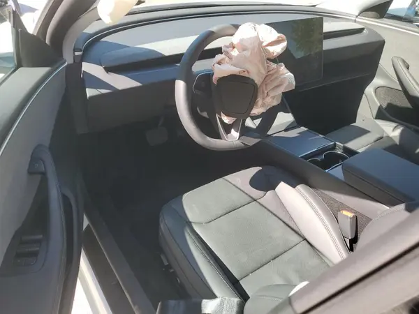 5YJ3E1EA1SF011079 2025 TESLA MODEL 3 - Image 8