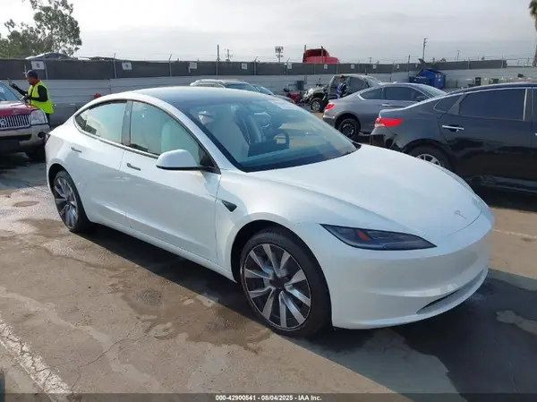 5YJ3E1EA1SF012748 2025 TESLA MODEL 3 - Image 1