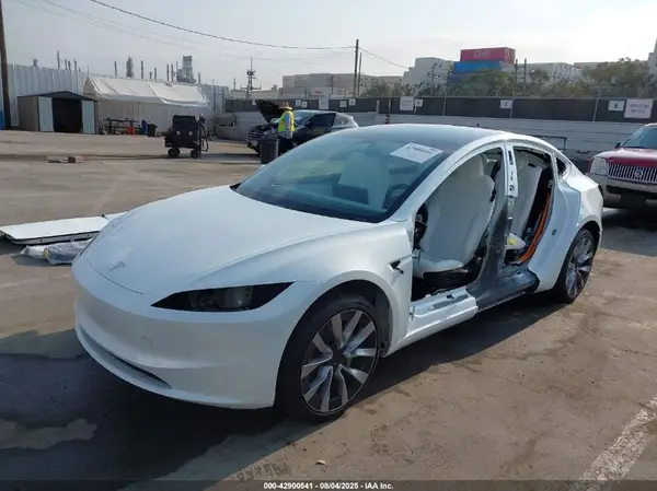 5YJ3E1EA1SF012748 2025 TESLA MODEL 3 - Image 2