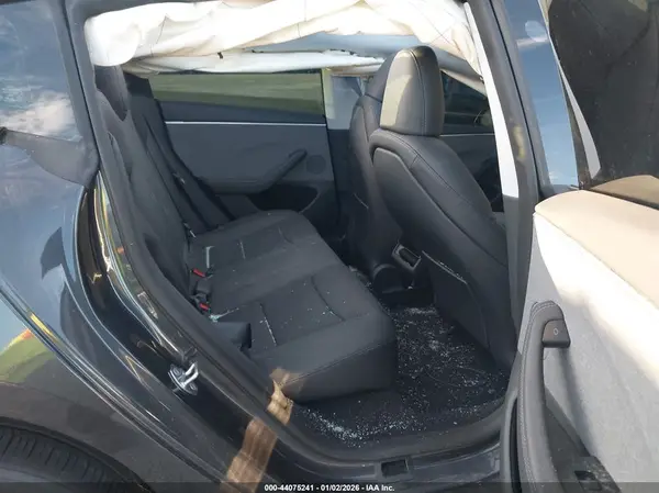 5YJ3E1EA1SF013401 2025 TESLA MODEL 3 - Image 8