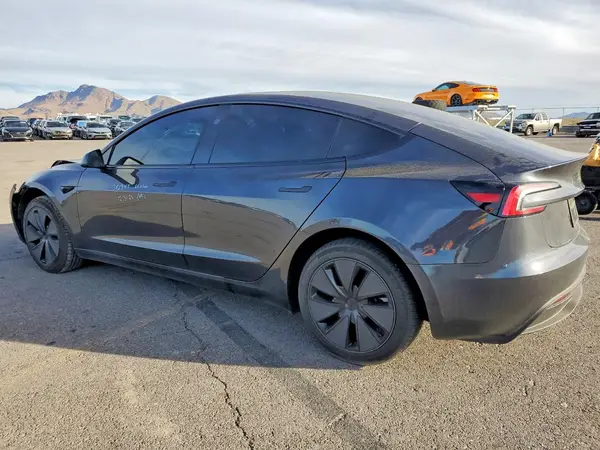 5YJ3E1EA1SF013477 2025 TESLA MODEL 3 - Image 2