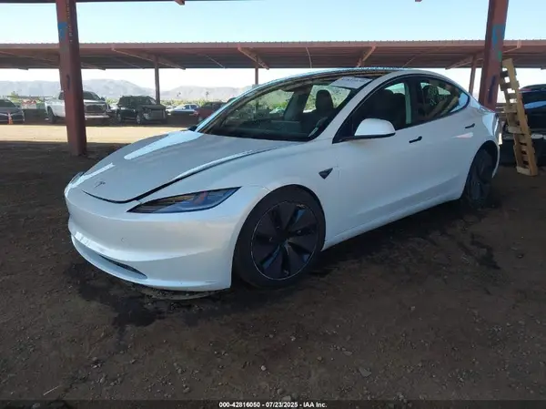 5YJ3E1EA1SF013818 2025 TESLA MODEL 3 - Image 2