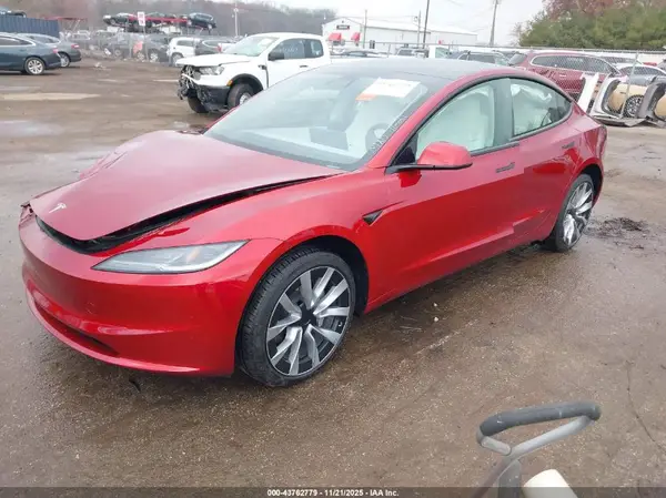 5YJ3E1EA1SF014547 2025 TESLA MODEL 3 - Image 2