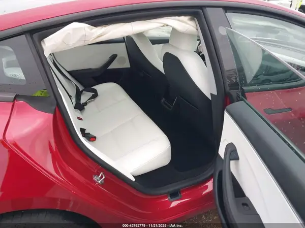 5YJ3E1EA1SF014547 2025 TESLA MODEL 3 - Image 8