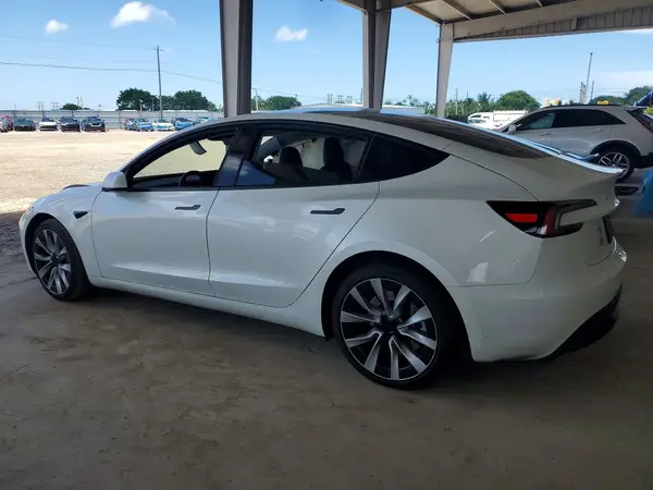 5YJ3E1EA1SF015472 2025 TESLA MODEL 3 - Image 2