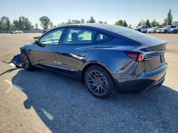 5YJ3E1EA1SF016654 2025 TESLA MODEL 3 - Image 2