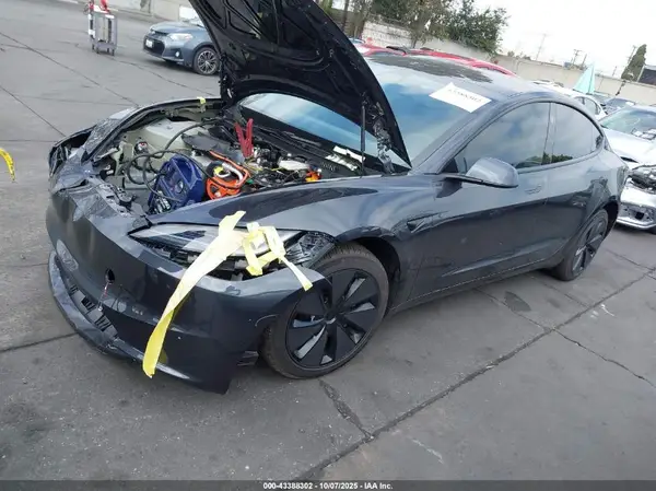 5YJ3E1EA1SF016900 2025 TESLA MODEL 3 - Image 2