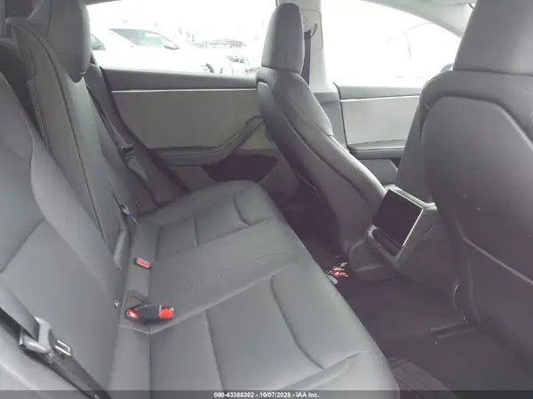5YJ3E1EA1SF016900 2025 TESLA MODEL 3 - Image 8