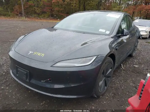5YJ3E1EA1SF018761 2025 TESLA MODEL 3 - Image 2