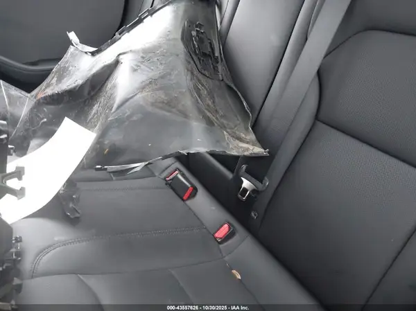 5YJ3E1EA1SF018761 2025 TESLA MODEL 3 - Image 8