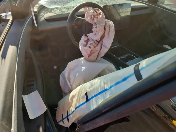 5YJ3E1EA1SF018985 2025 TESLA MODEL 3 - Image 8