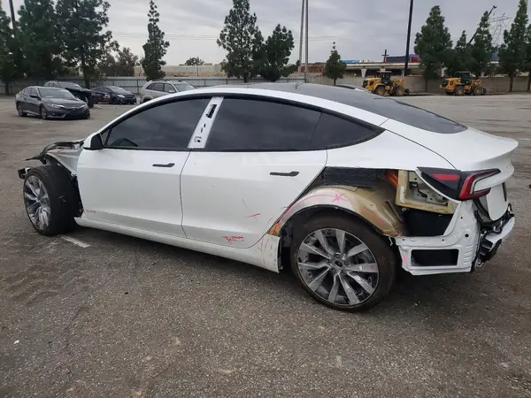 5YJ3E1EA1SF019313 2025 TESLA MODEL 3 - Image 2