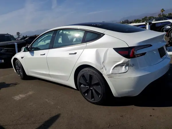 5YJ3E1EA1SF019344 2025 TESLA MODEL 3 - Image 2