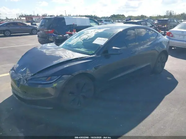 5YJ3E1EA1SF020171 2025 TESLA MODEL 3 - Image 2