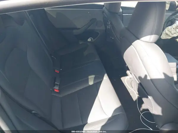 5YJ3E1EA1SF020171 2025 TESLA MODEL 3 - Image 8