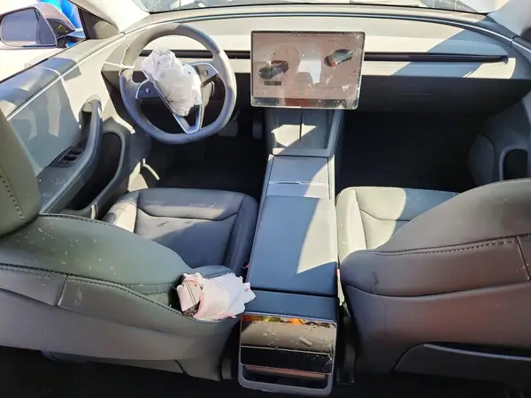 5YJ3E1EA1SF020493 2025 TESLA MODEL 3 - Image 8
