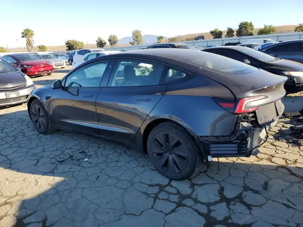 5YJ3E1EA1SF022244 2025 TESLA MODEL 3 - Image 2