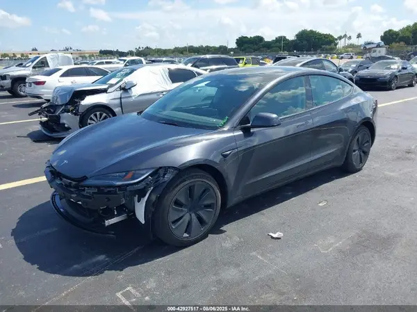 5YJ3E1EA1SF026410 2025 TESLA MODEL 3 - Image 2