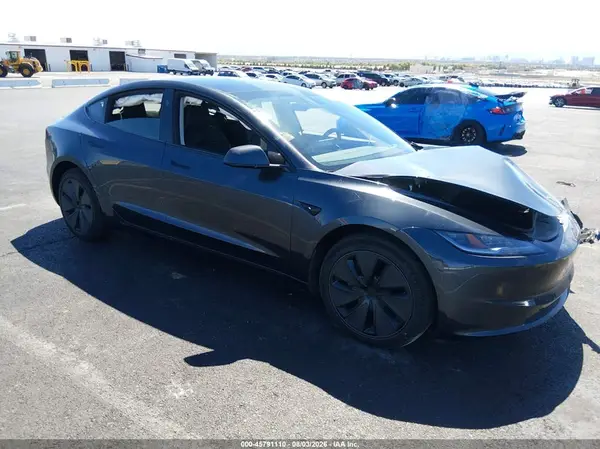5YJ3E1EA1SF027122 2025 TESLA MODEL 3 - Image 1