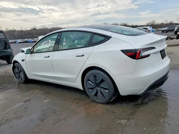 5YJ3E1EA1SF027766 2025 TESLA MODEL 3 - Image 2