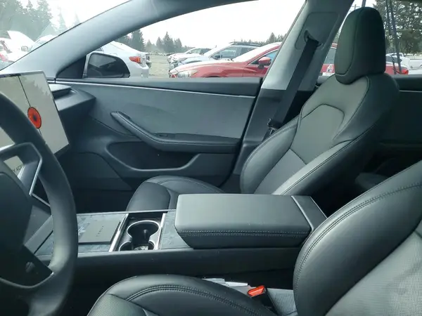 5YJ3E1EA1SF028996 2025 TESLA MODEL 3 - Image 8