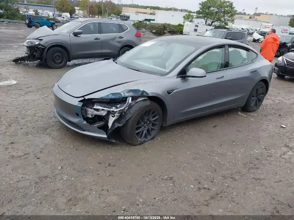 5YJ3E1EA1SF031705 2025 TESLA MODEL 3 - Image 2