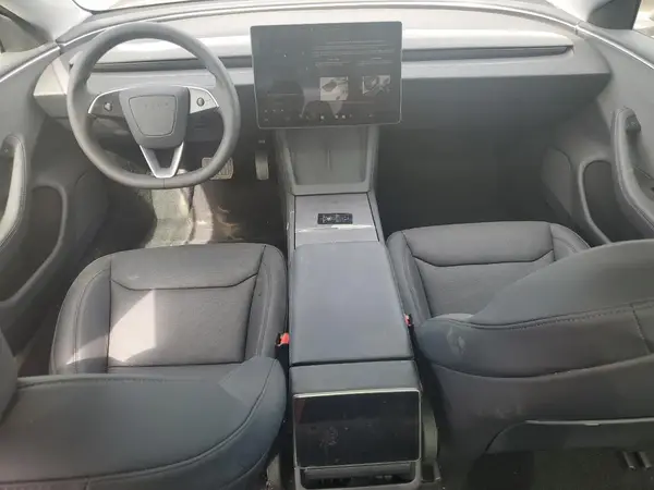 5YJ3E1EA1SF039951 2025 TESLA MODEL 3 - Image 8