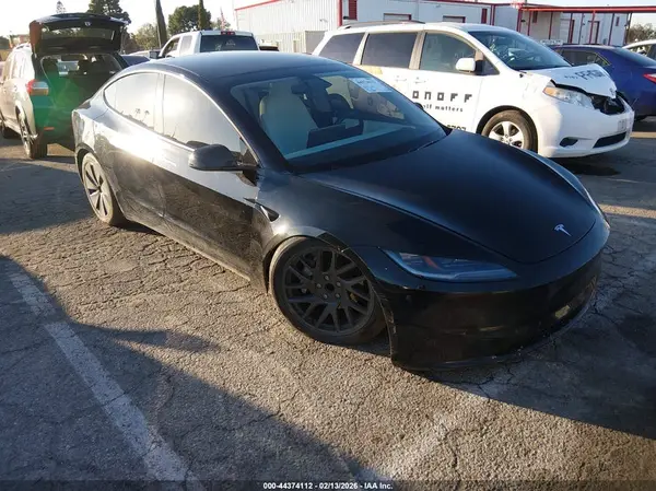 5YJ3E1EA1SF040243 2025 TESLA MODEL 3 - Image 1