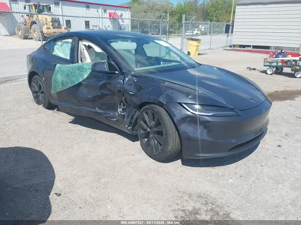 5YJ3E1EA1SF041666 2025 TESLA MODEL 3 - Image 1