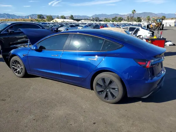 5YJ3E1EA1SF041876 2025 TESLA MODEL 3 - Image 2