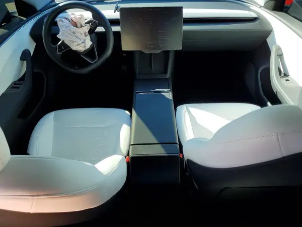 5YJ3E1EA1SF041876 2025 TESLA MODEL 3 - Image 8