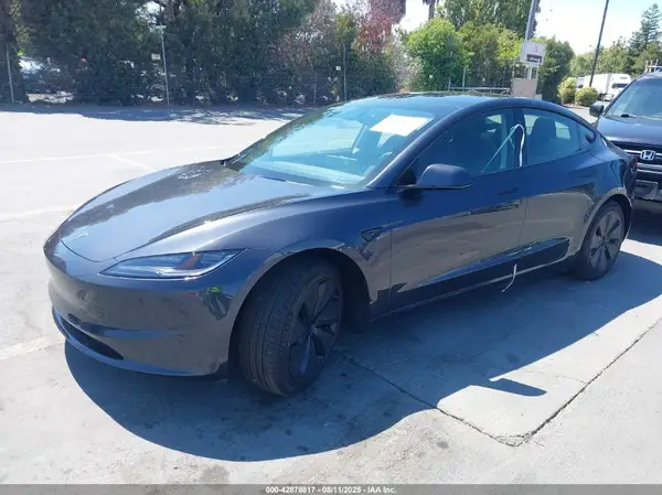 5YJ3E1EA1SF046088 2025 TESLA MODEL 3 - Image 2