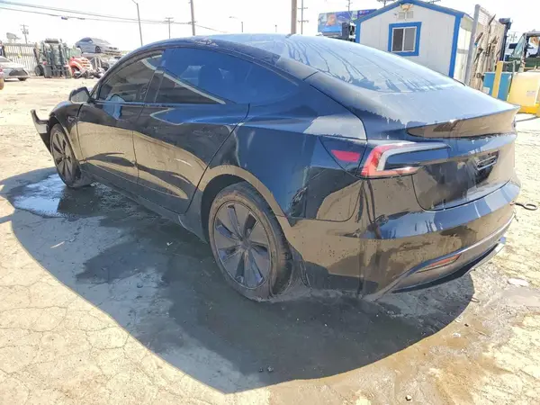 5YJ3E1EA1SF046835 2025 TESLA MODEL 3 - Image 2