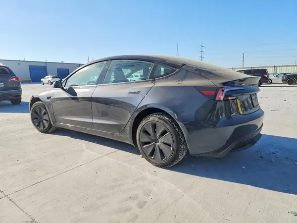 5YJ3E1EA1SF055437 2025 TESLA MODEL 3 - Image 2