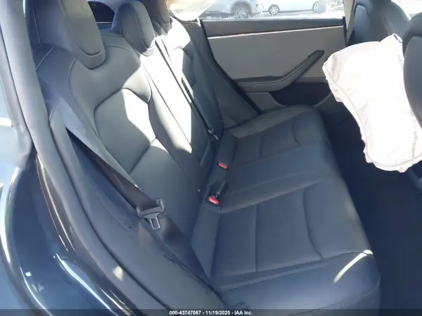 5YJ3E1EA1SF058774 2025 TESLA MODEL 3 - Image 8