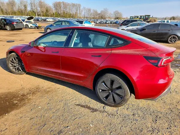 5YJ3E1EA1SF068267 2025 TESLA MODEL 3 - Image 2