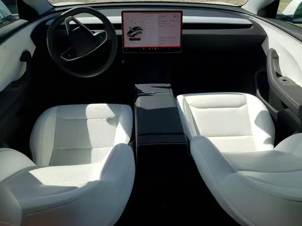 5YJ3E1EA1SF068804 2025 TESLA MODEL 3 - Image 8