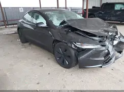 5YJ3E1EA1SF070102 2025 TESLA MODEL 3