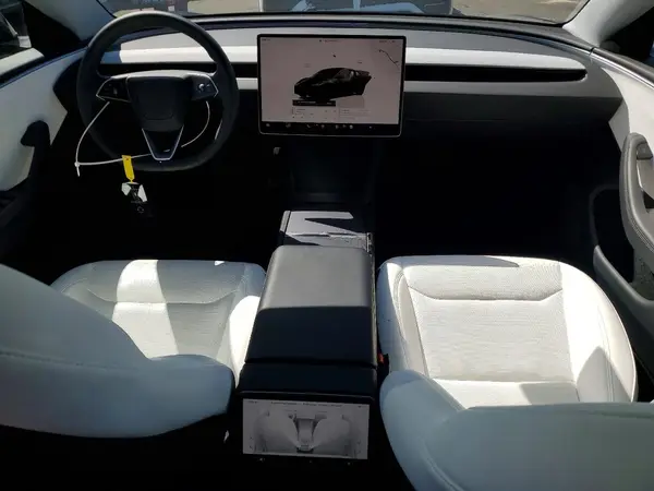 5YJ3E1EA1SF075283 2025 TESLA MODEL 3 - Image 8