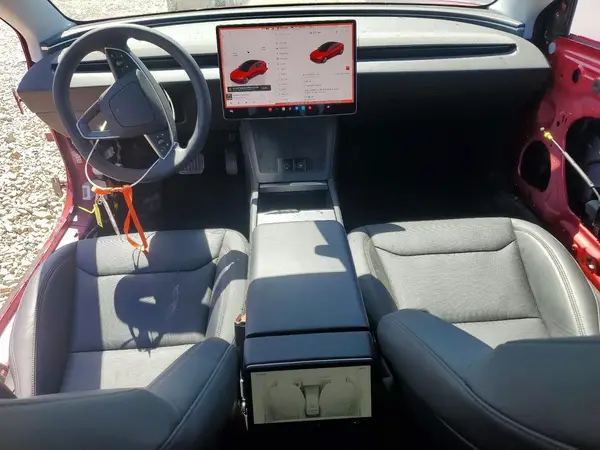 5YJ3E1EA1SF078118 2025 TESLA MODEL 3 - Image 8
