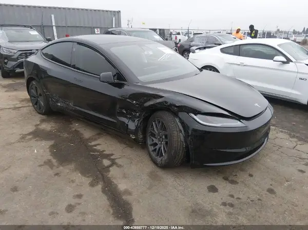 5YJ3E1EA1SF078958 2025 TESLA MODEL 3 - Image 1
