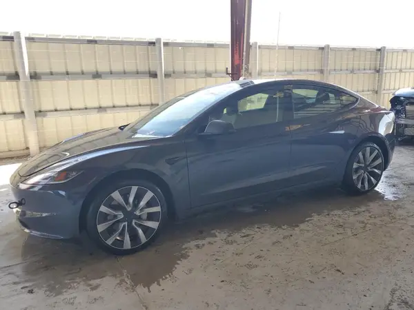 5YJ3E1EA1SF875968 2025 TESLA MODEL 3 - Image 1