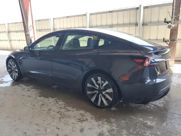 5YJ3E1EA1SF875968 2025 TESLA MODEL 3 - Image 2