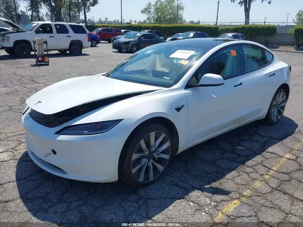 5YJ3E1EA1SF876795 2025 TESLA MODEL 3 - Image 2