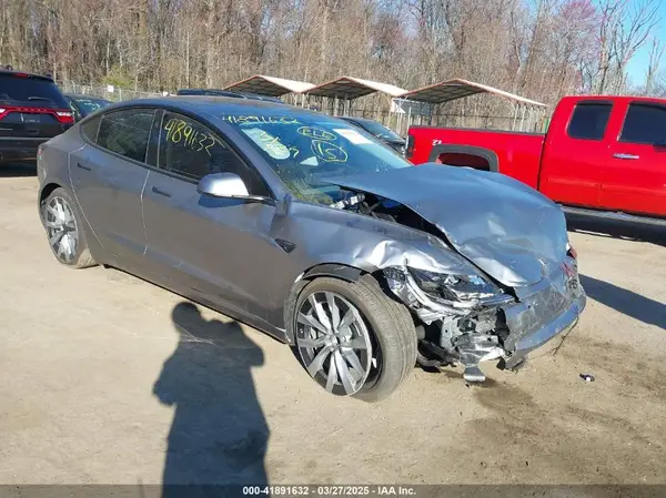 5YJ3E1EA1SF877574 2025 TESLA MODEL 3 - Image 1