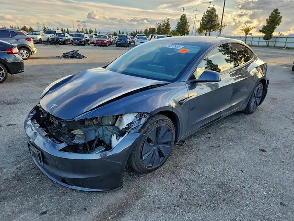 5YJ3E1EA1SF877624 2025 TESLA MODEL 3 - Image 1