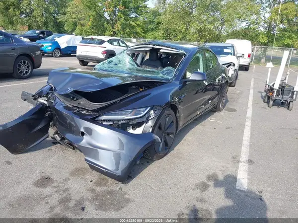5YJ3E1EA1SF882970 2025 TESLA MODEL 3 - Image 2