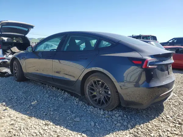5YJ3E1EA1SF886016 2025 TESLA MODEL 3 - Image 2