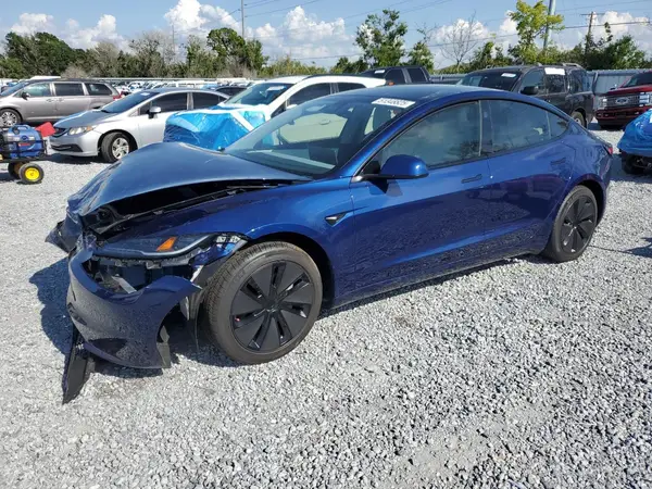 5YJ3E1EA1SF887750 2025 TESLA MODEL 3 - Image 1